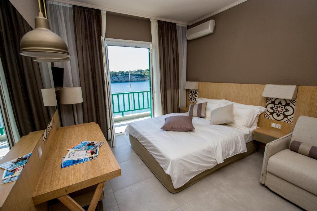 Alkyon Hotel Patitírion Eksteriør billede