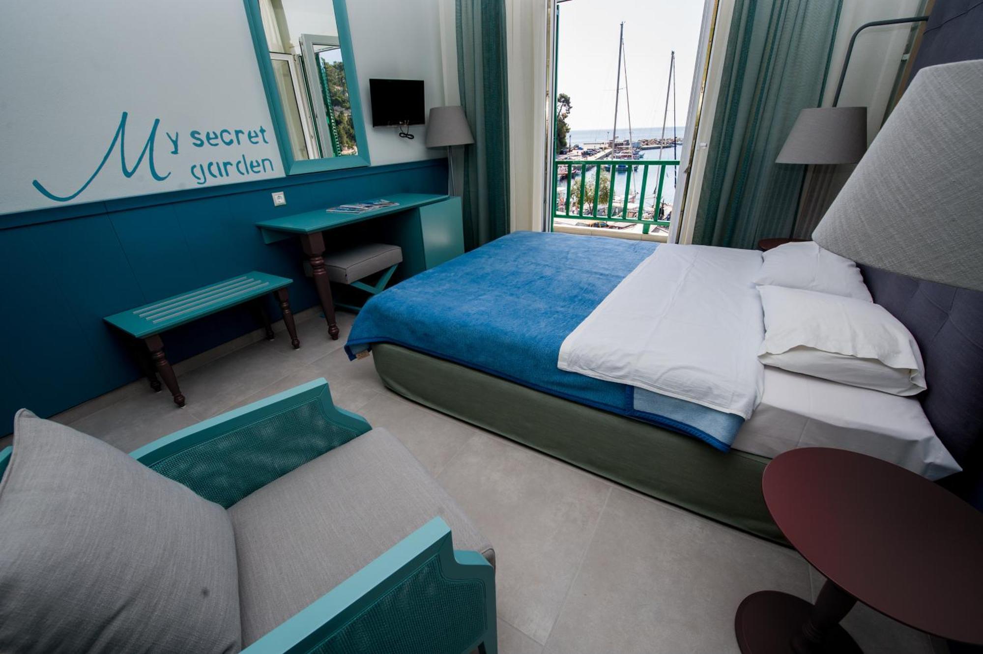 Alkyon Hotel Patitírion Eksteriør billede